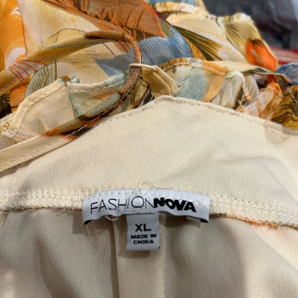 Pastel yellow and orange tropical romper size XL - Picture 6 of 6